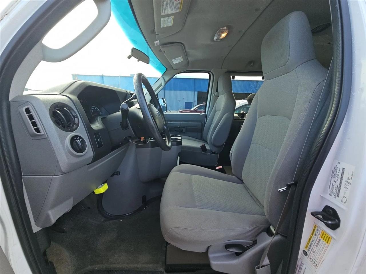Ford Econoline Wagon  2013