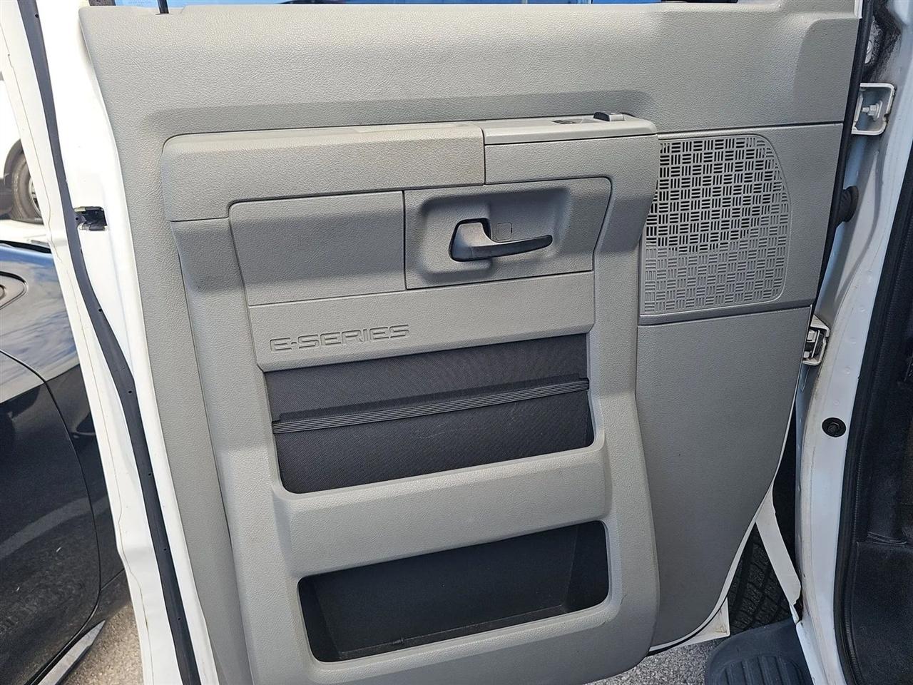Ford Econoline Wagon  2013