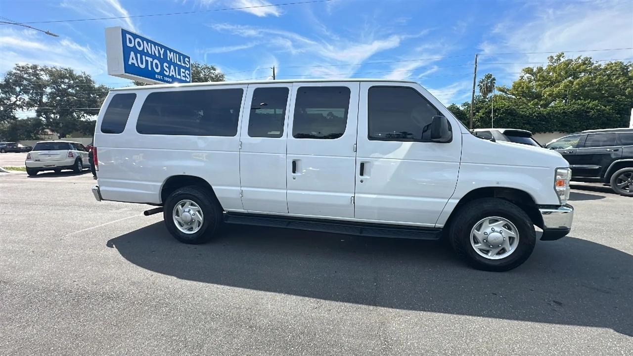 Ford Econoline Wagon  2013