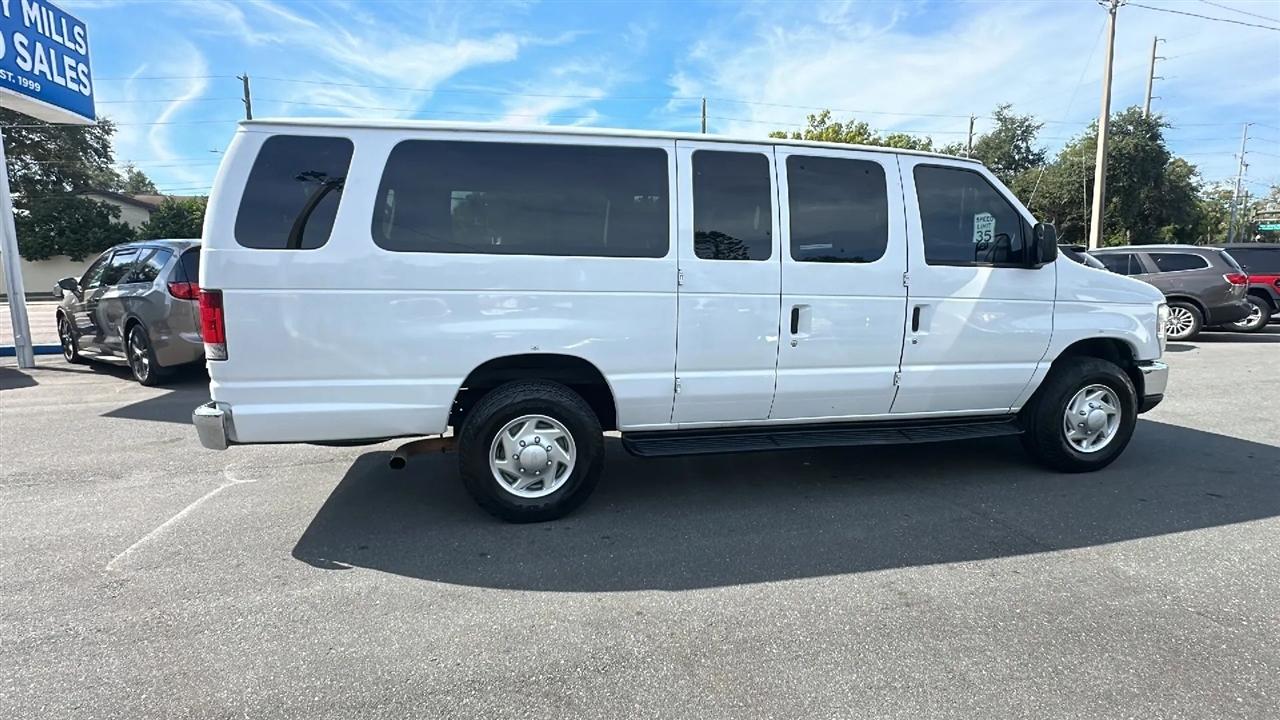 Ford Econoline Wagon  2013