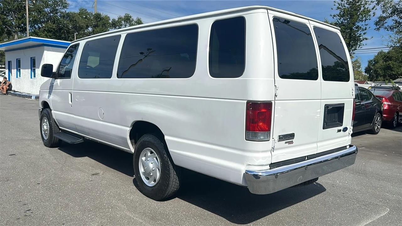 Ford Econoline Wagon  2013