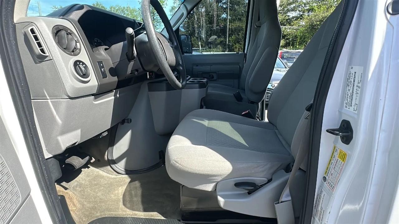 Ford Econoline Wagon  2013