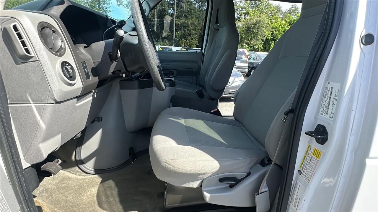 Ford Econoline Wagon  2013