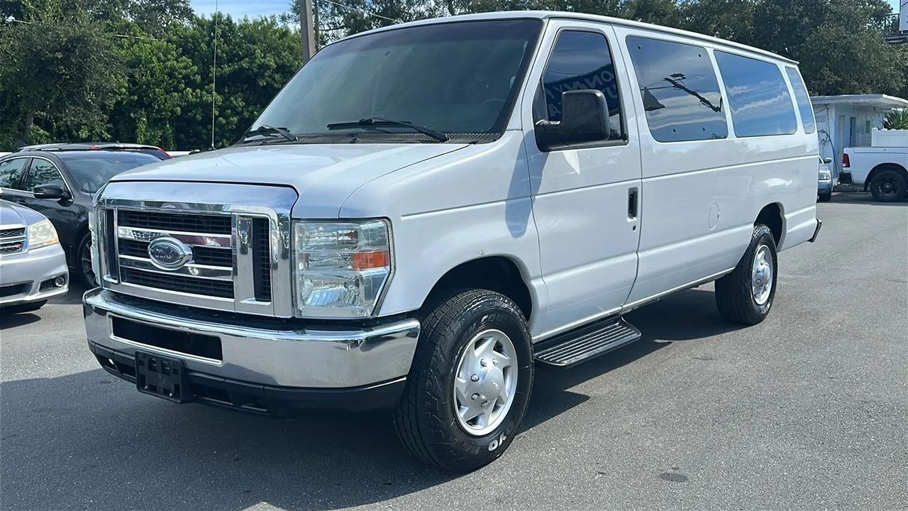 Ford Econoline Wagon  2013