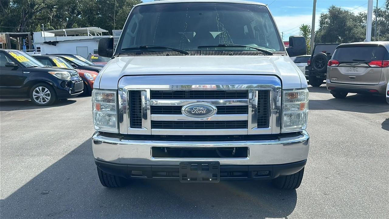 Ford Econoline Wagon  2013