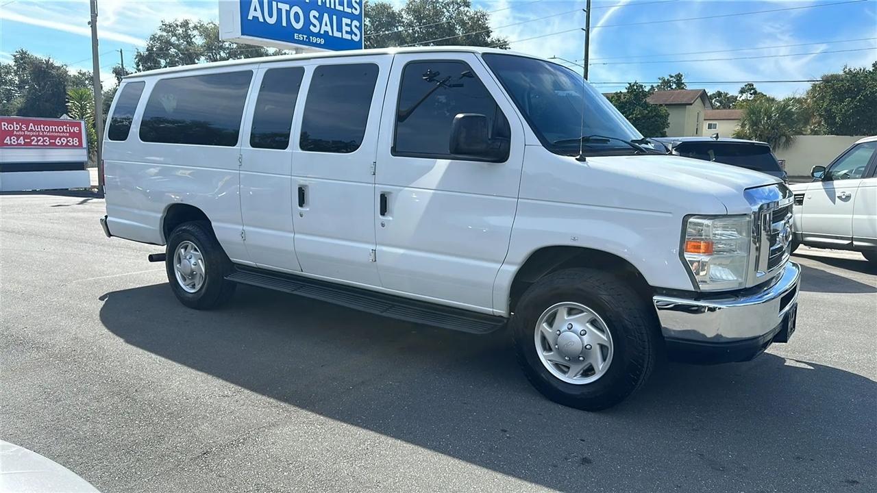 Ford Econoline Wagon  2013