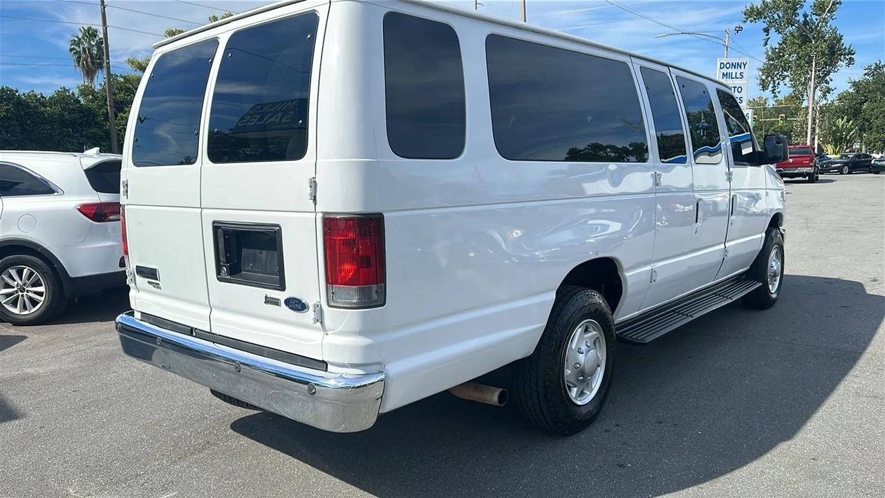 Ford Econoline Wagon  2013