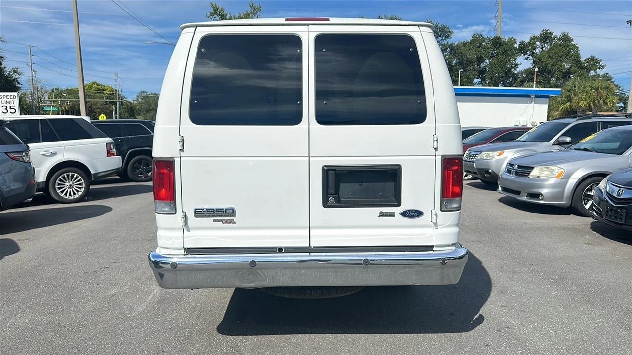 Ford Econoline Wagon  2013