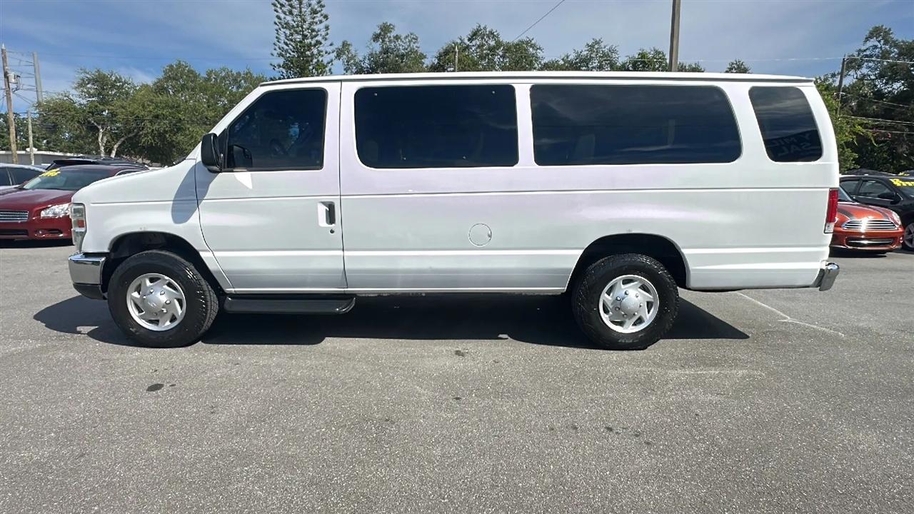 Ford Econoline Wagon  2013