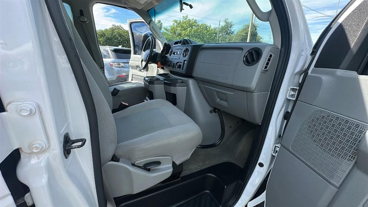 Ford Econoline Wagon  2013