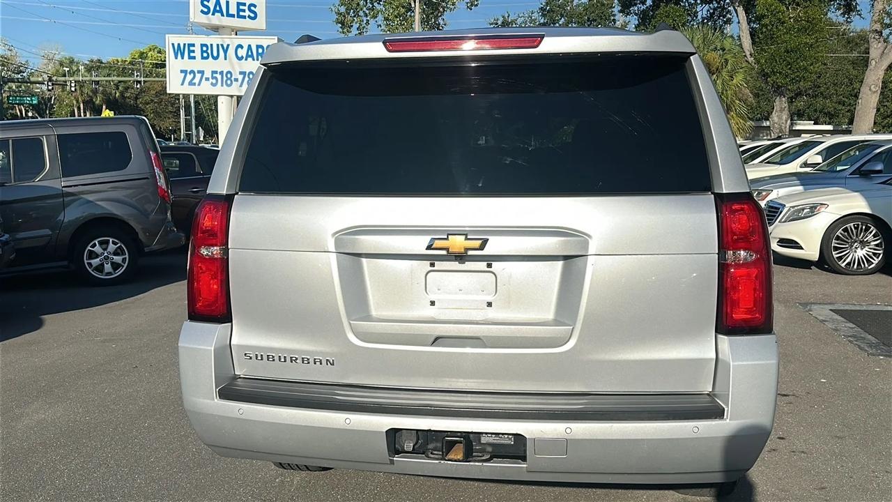 Chevrolet Suburban  2020