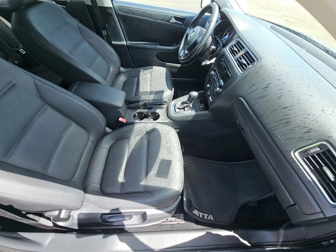 Volkswagen Jetta Sedan  2012