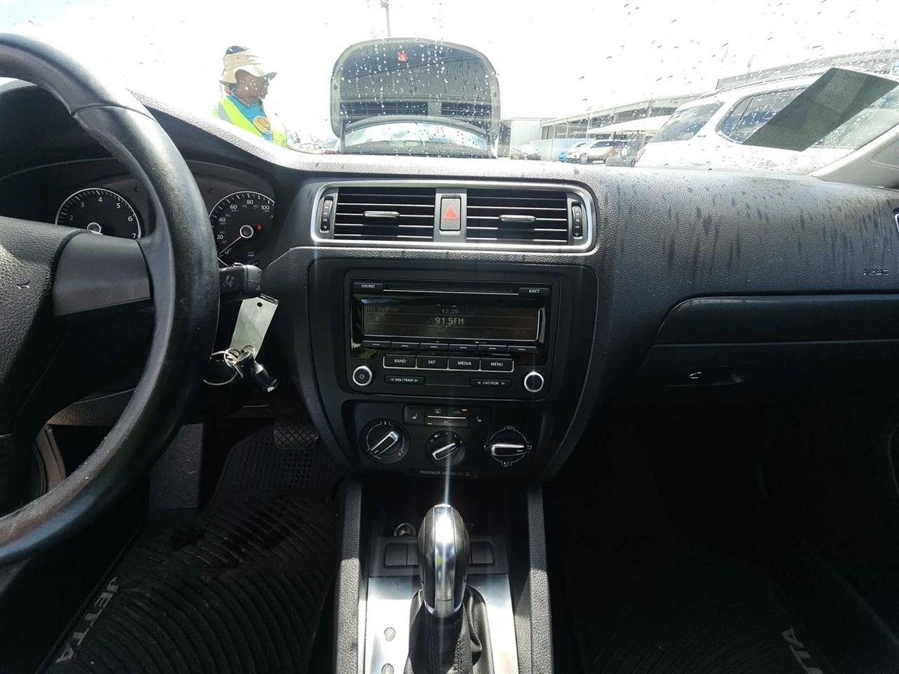 Volkswagen Jetta Sedan  2012