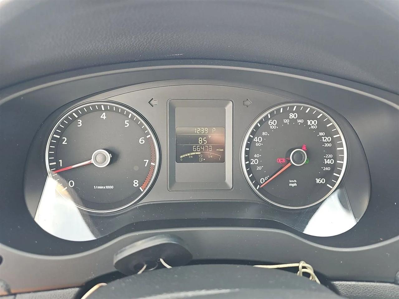 Volkswagen Jetta Sedan  2012