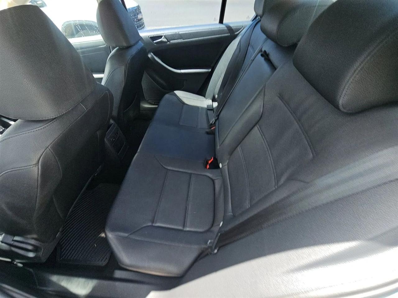 Volkswagen Jetta Sedan  2012