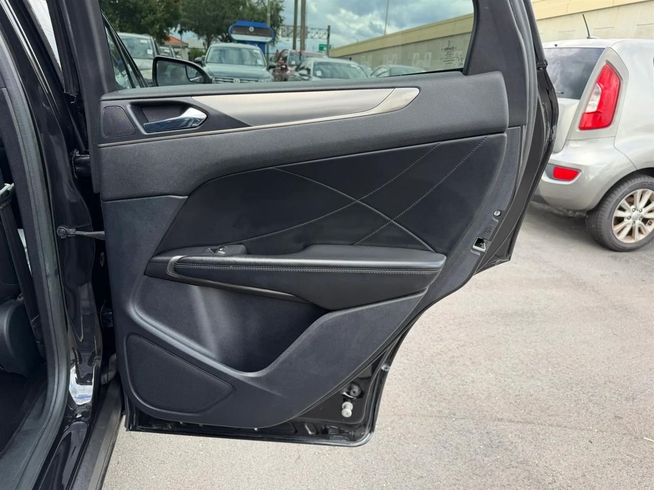 Lincoln MKC  2015