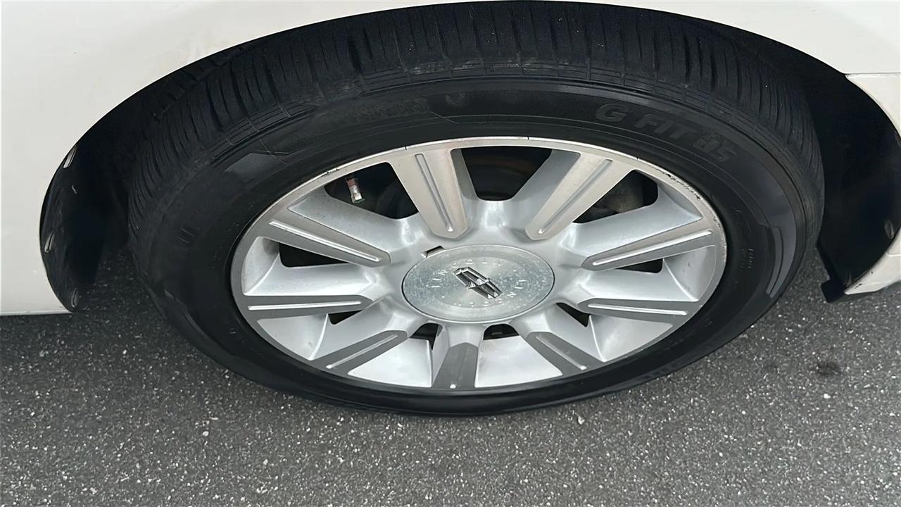Lincoln MKZ  2012