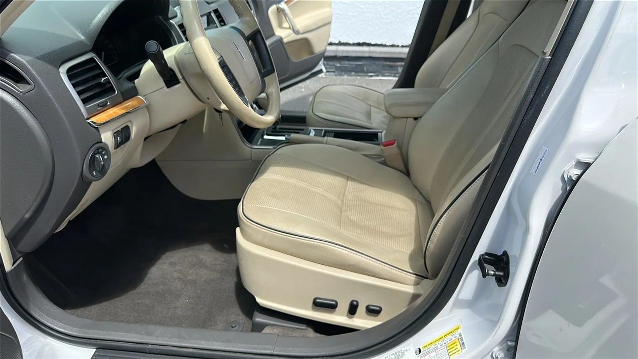Lincoln MKZ  2012