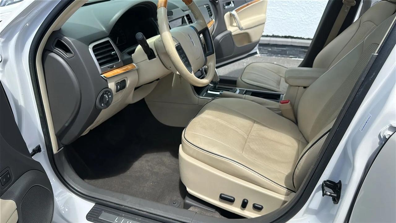 Lincoln MKZ  2012