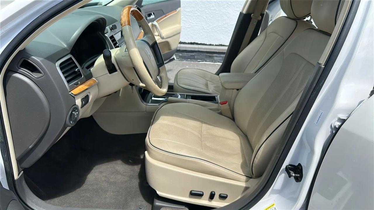 Lincoln MKZ  2012