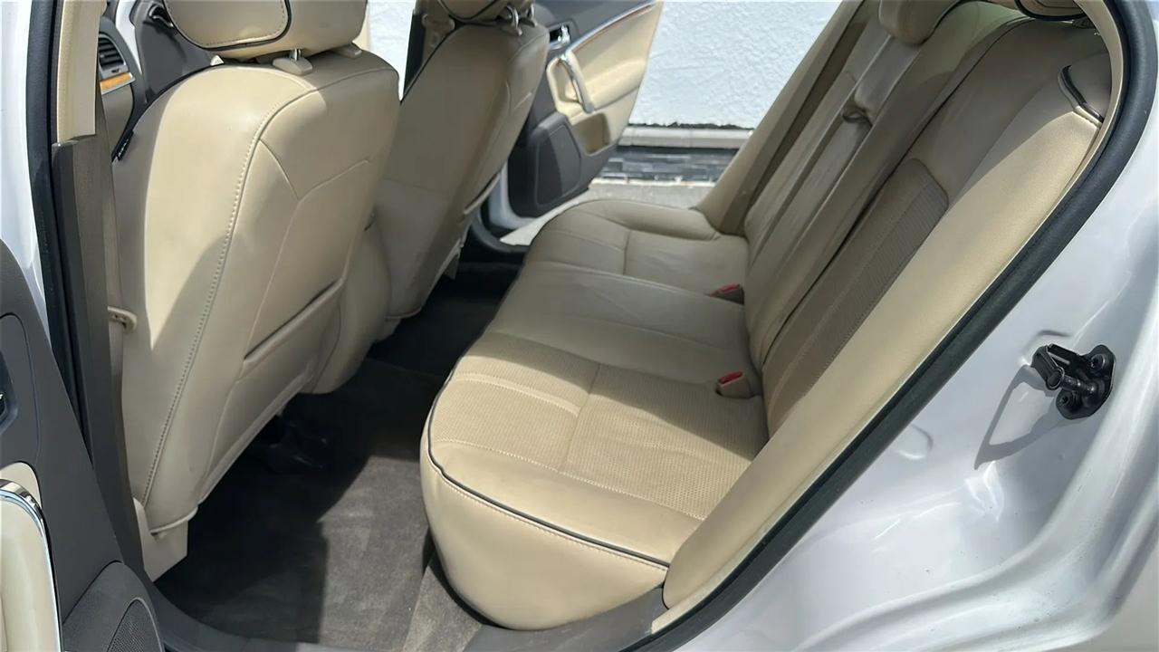 Lincoln MKZ  2012