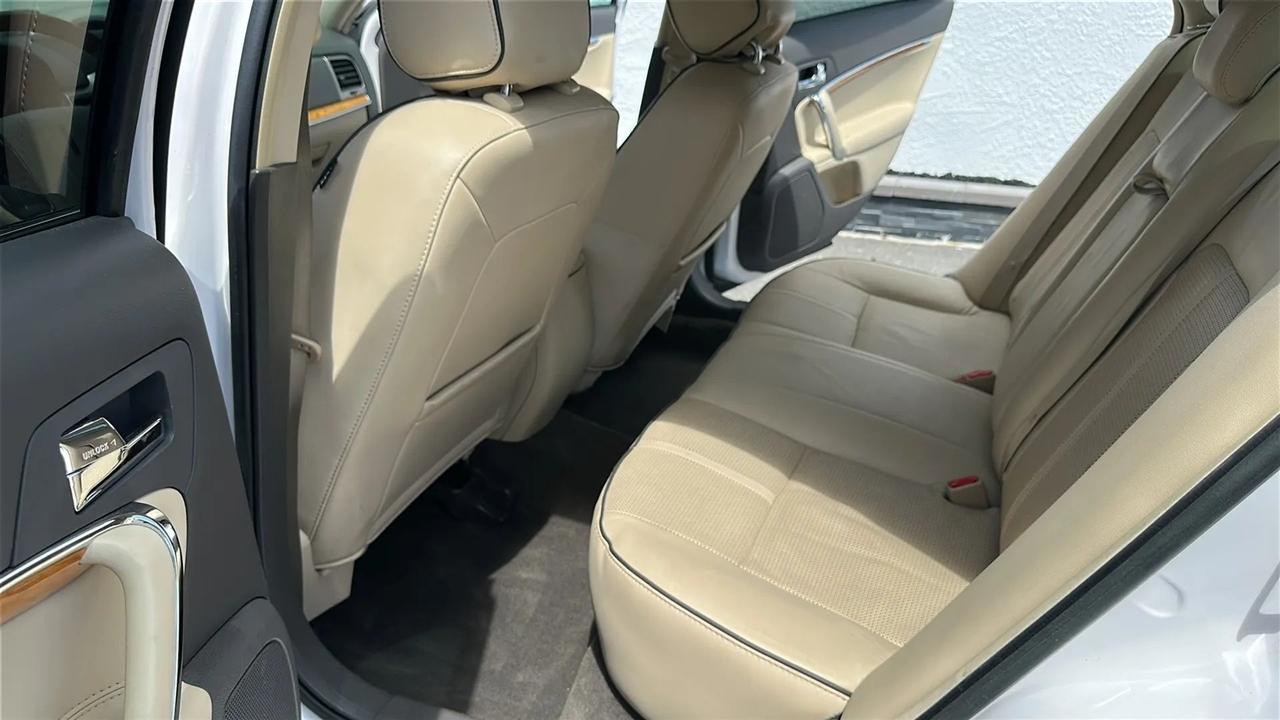 Lincoln MKZ  2012