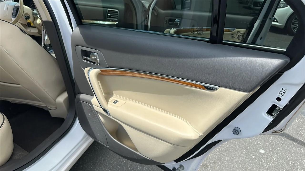 Lincoln MKZ  2012