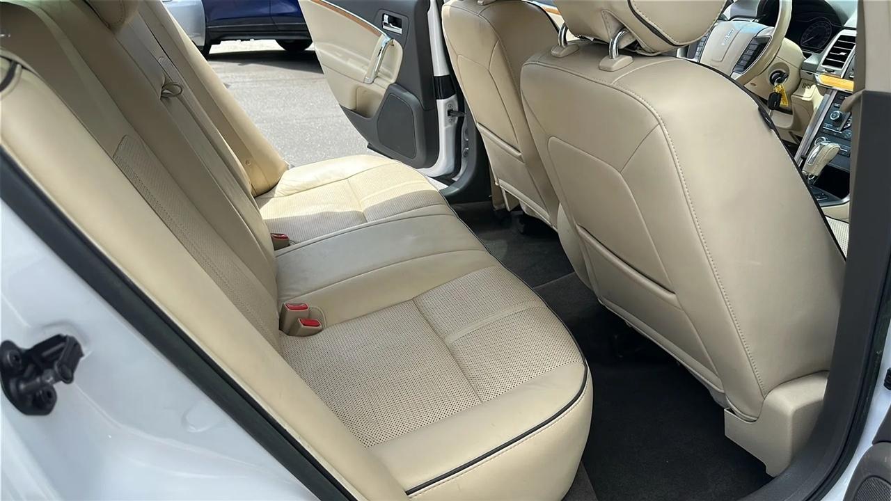 Lincoln MKZ  2012