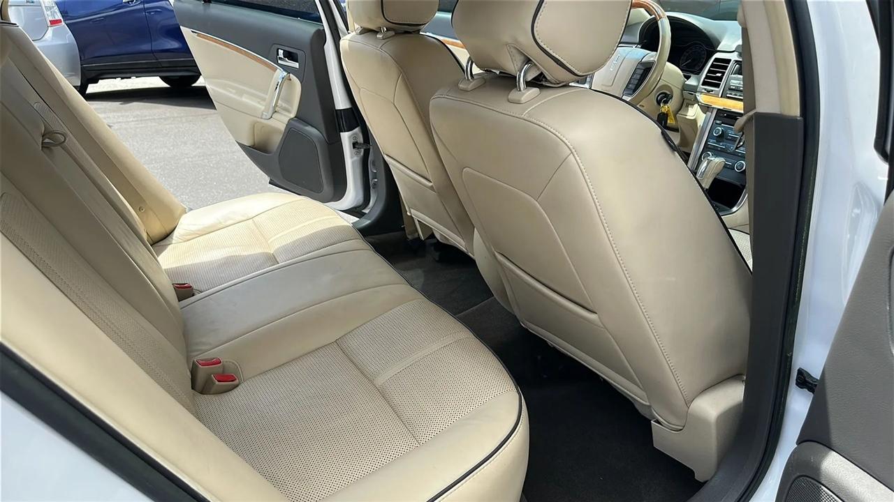 Lincoln MKZ  2012