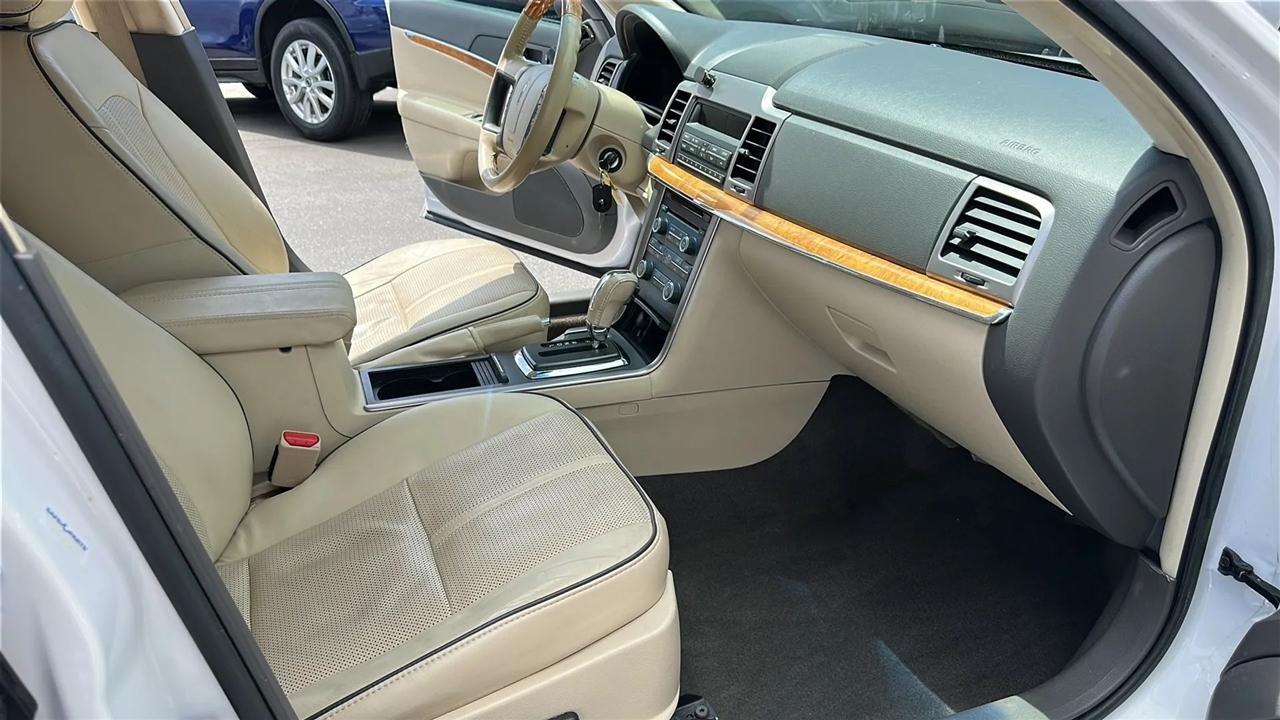 Lincoln MKZ  2012