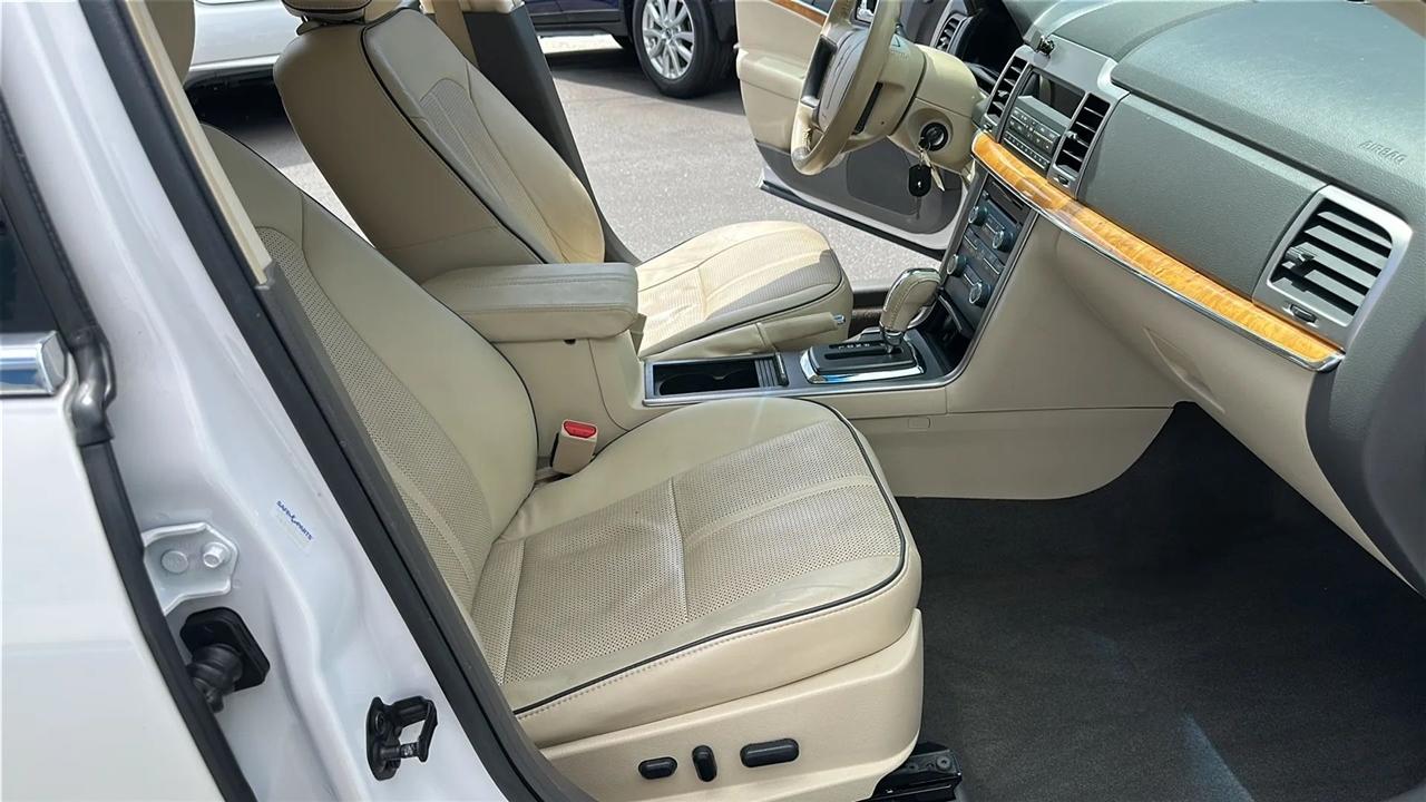 Lincoln MKZ  2012