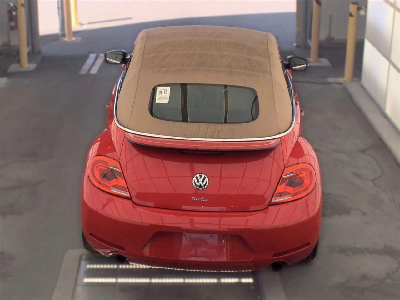 Volkswagen Beetle Convertible  2013