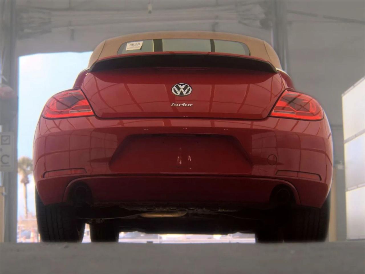 Volkswagen Beetle Convertible  2013