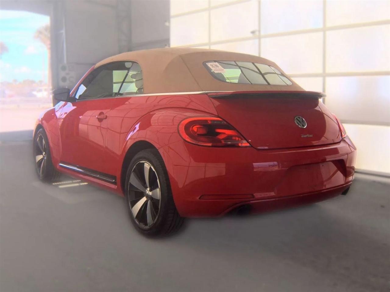 Volkswagen Beetle Convertible  2013