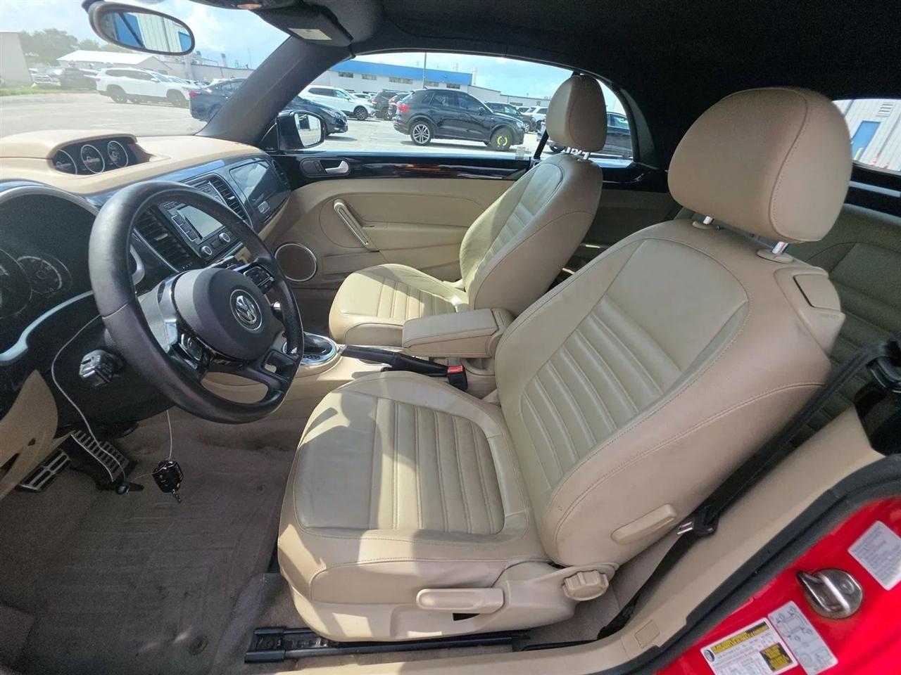 Volkswagen Beetle Convertible  2013
