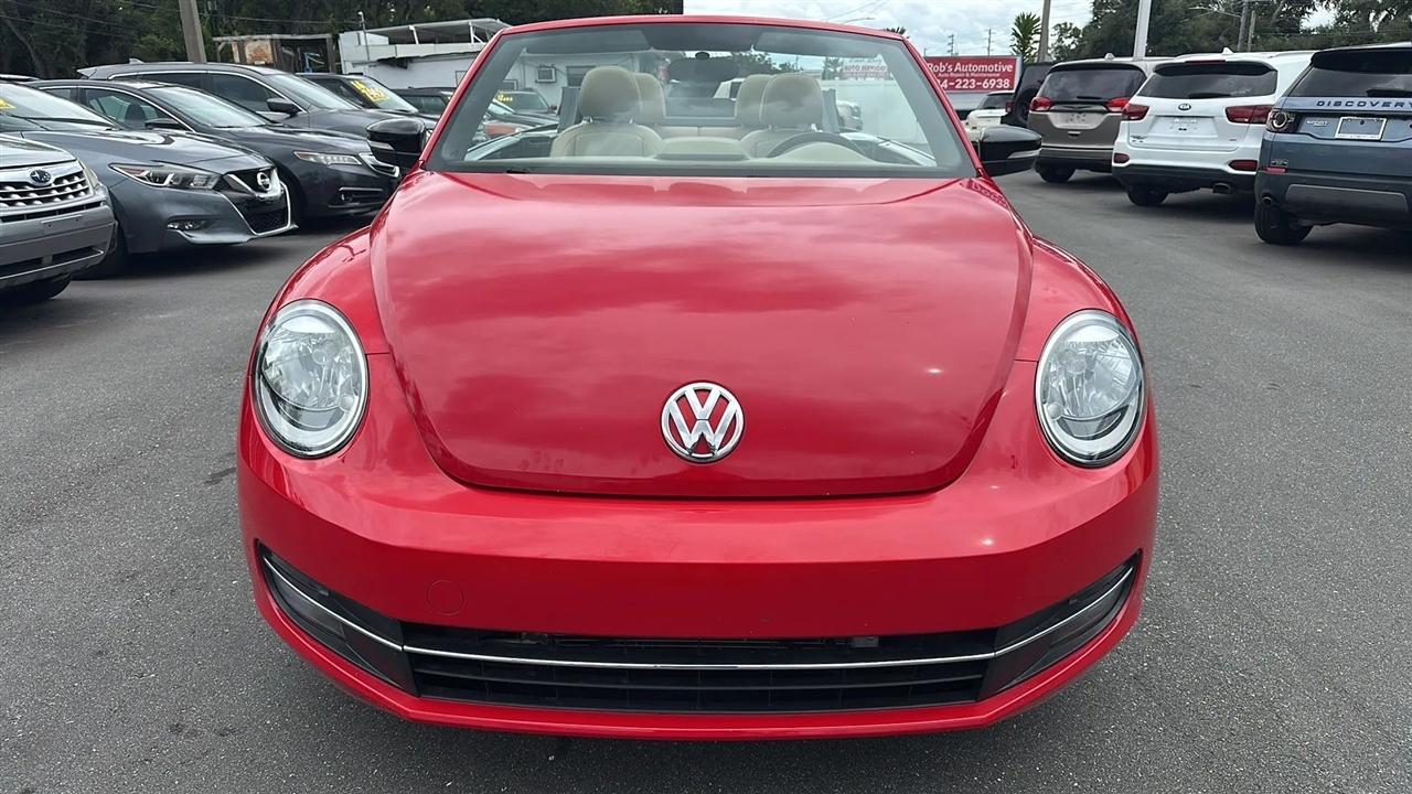 Volkswagen Beetle Convertible  2013