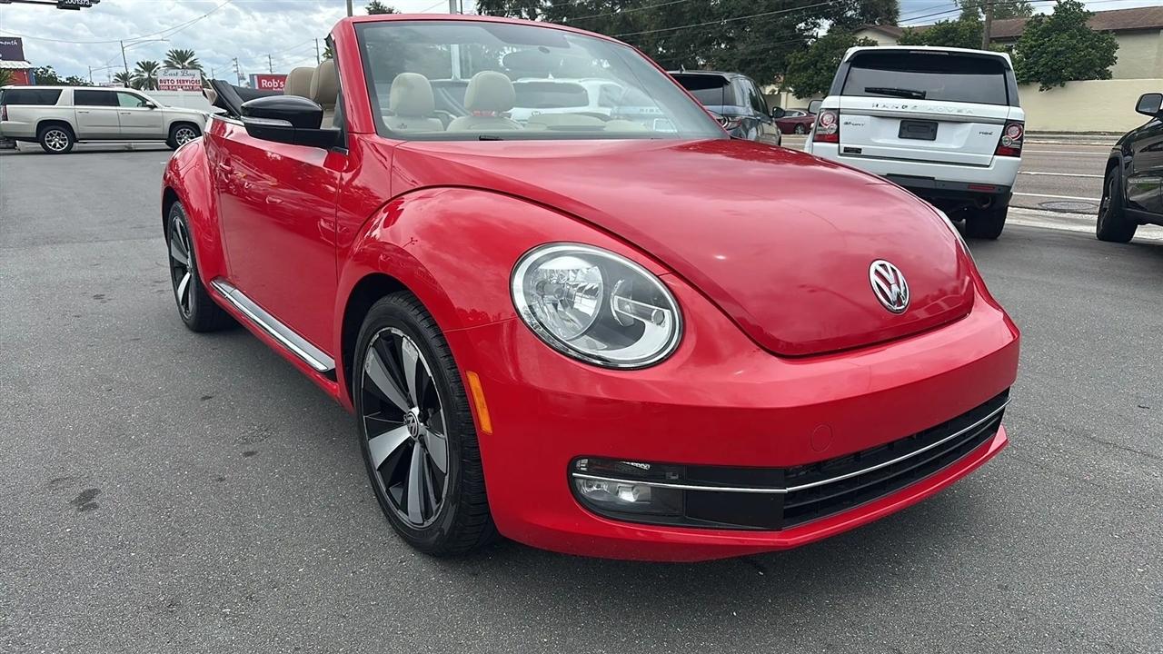 Volkswagen Beetle Convertible  2013