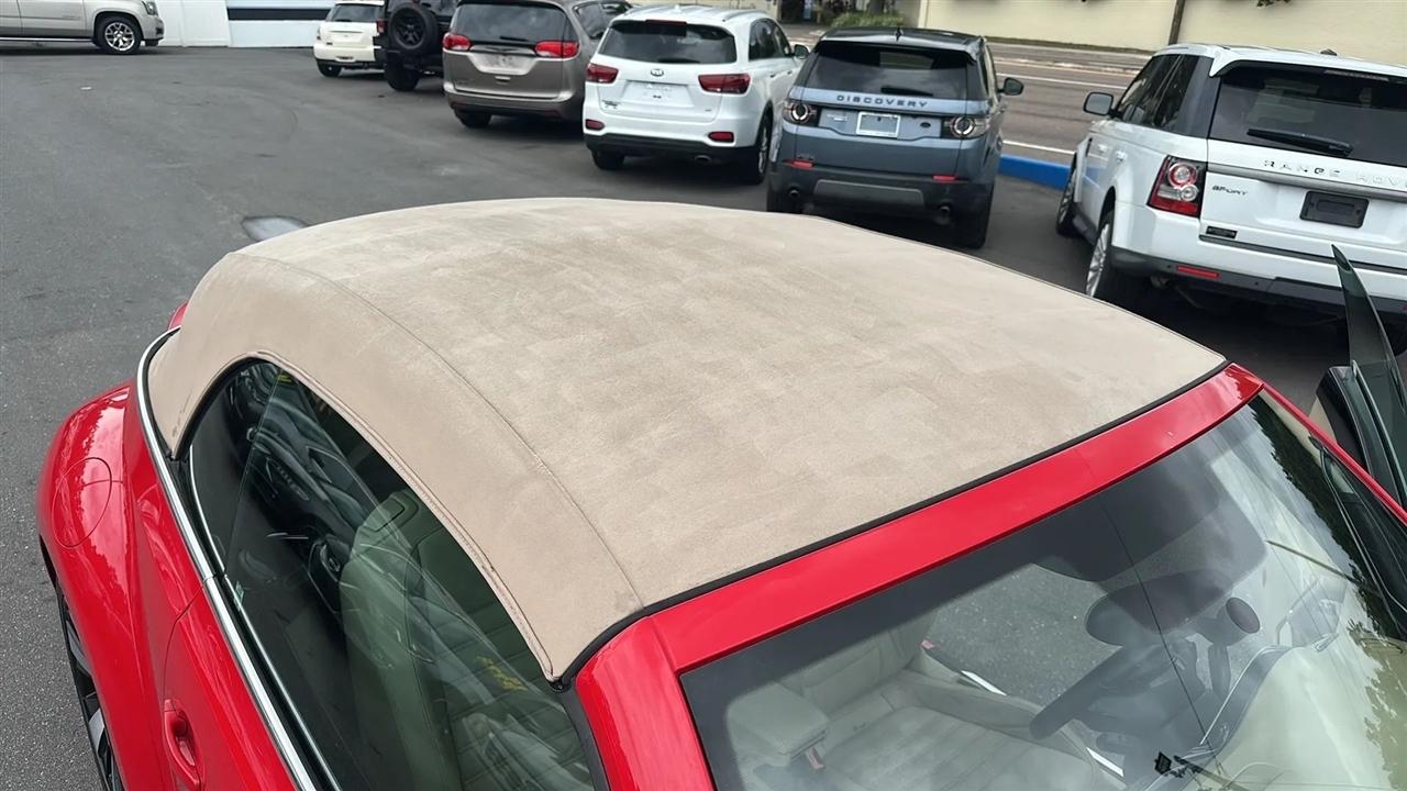 Volkswagen Beetle Convertible  2013