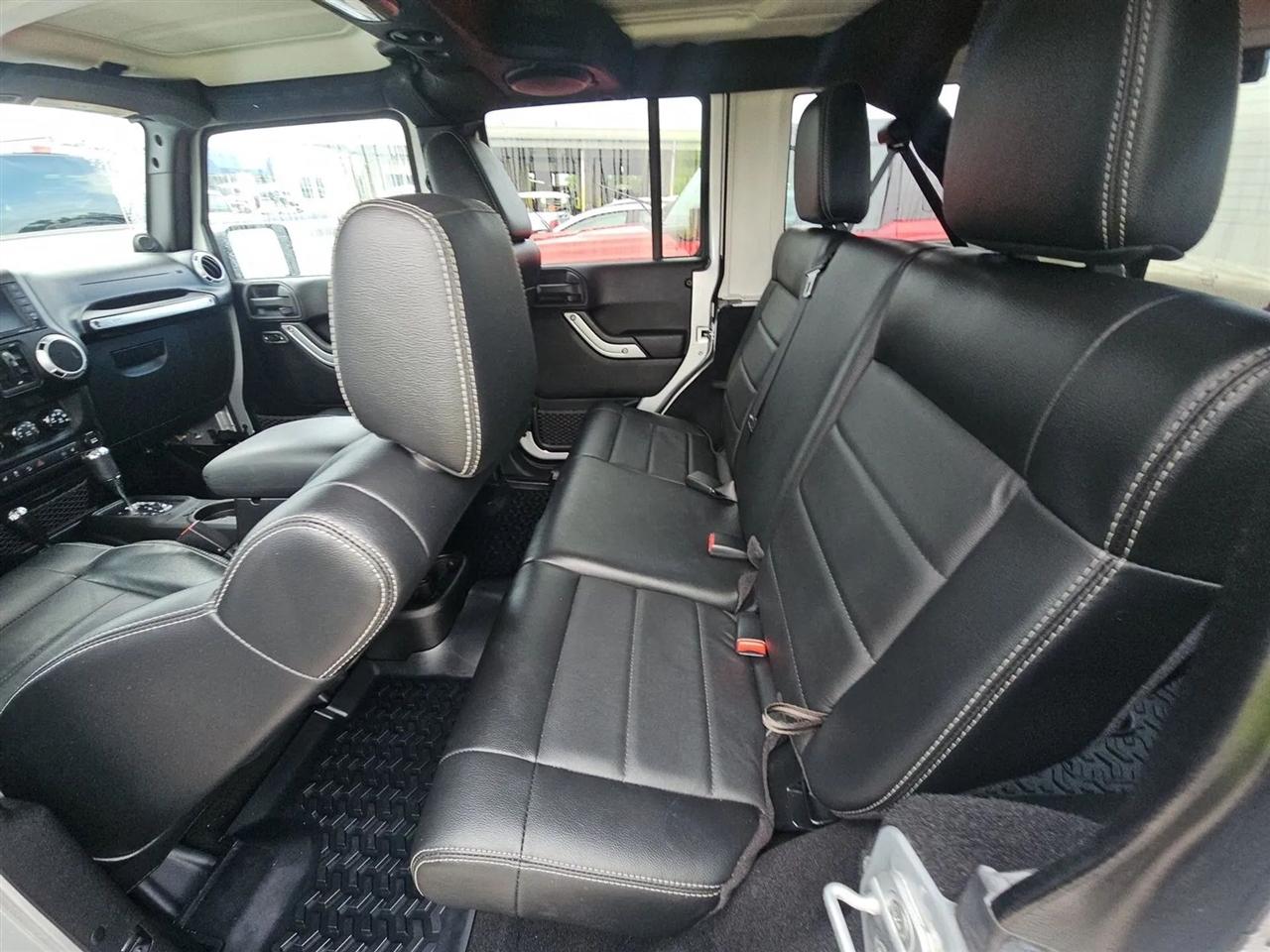 Jeep Wrangler Unlimited  2012