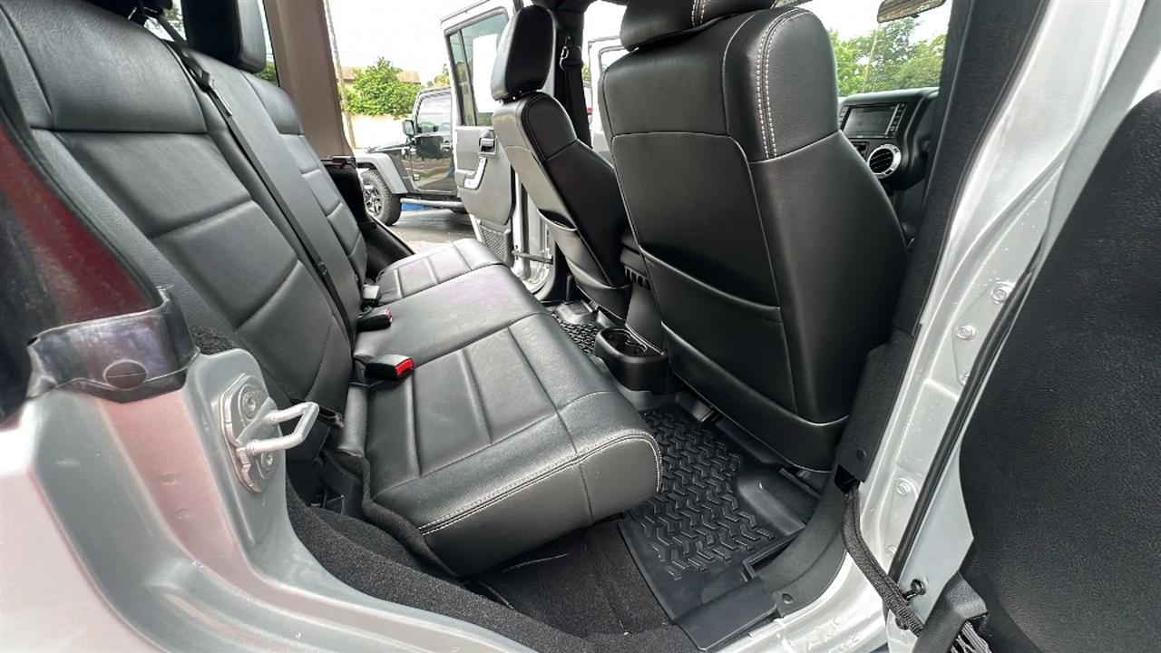 Jeep Wrangler Unlimited  2012
