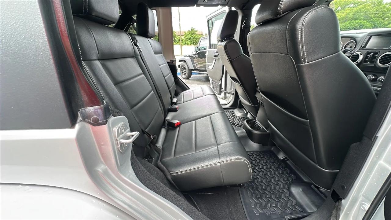 Jeep Wrangler Unlimited  2012
