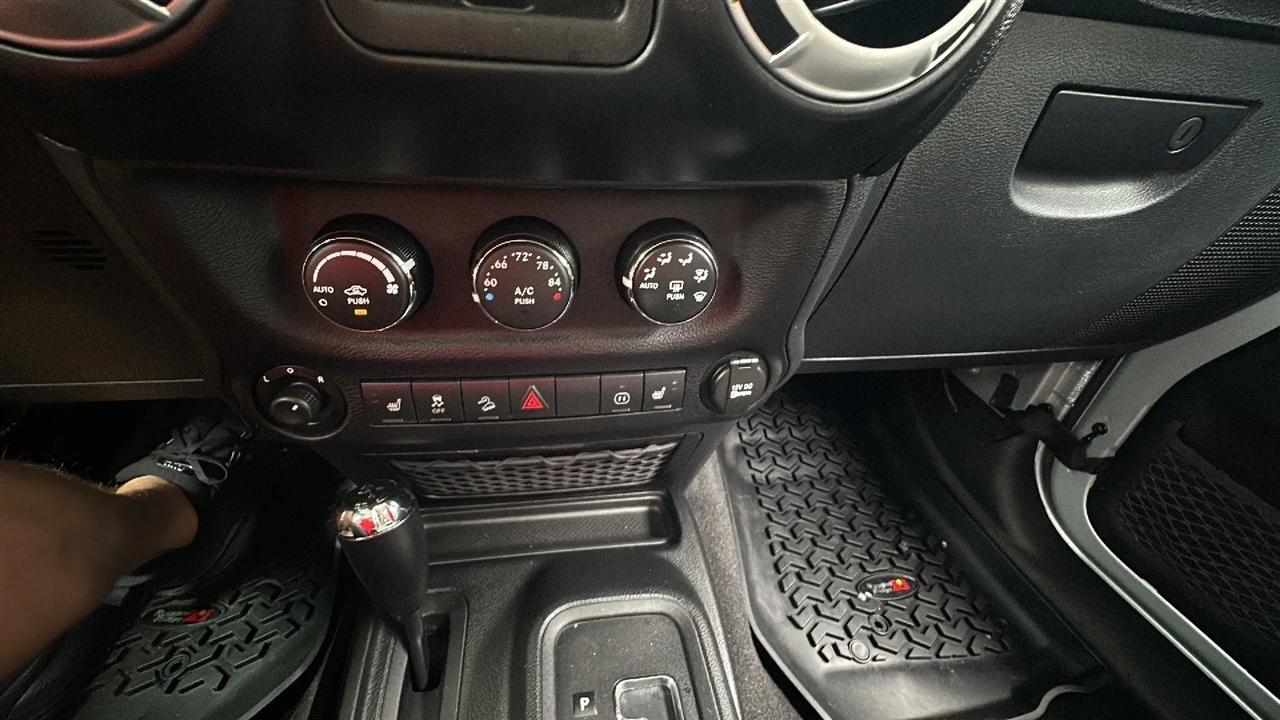 Jeep Wrangler Unlimited  2012