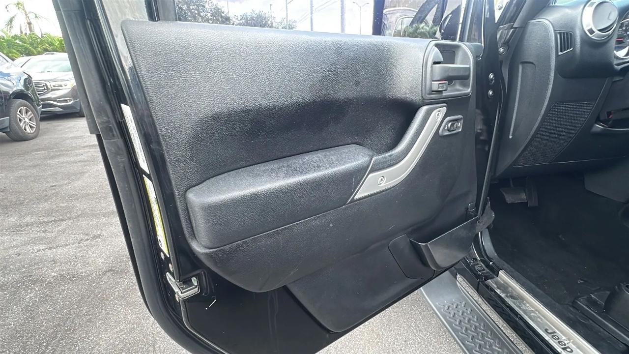Jeep Wrangler  2013