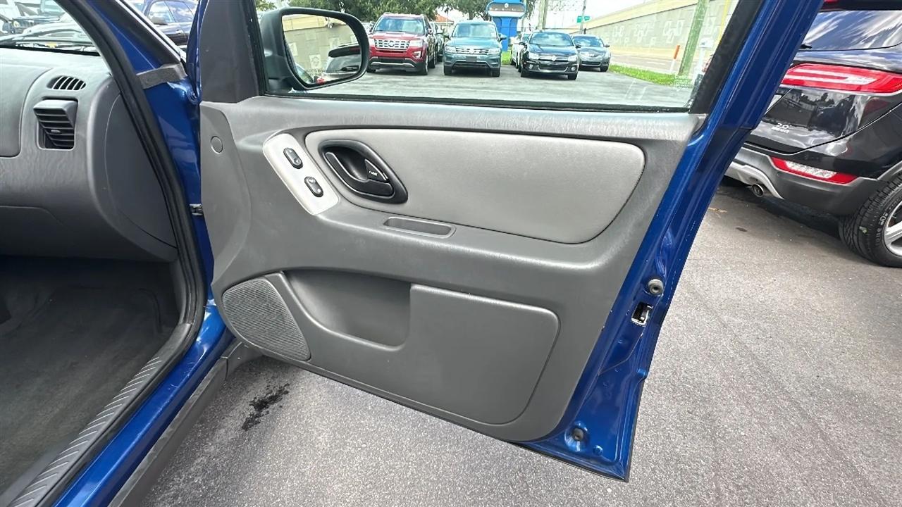 Ford Escape  2007