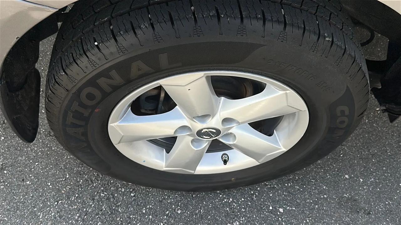 Nissan Rogue  2013
