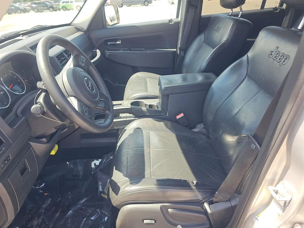 Jeep Liberty  2012