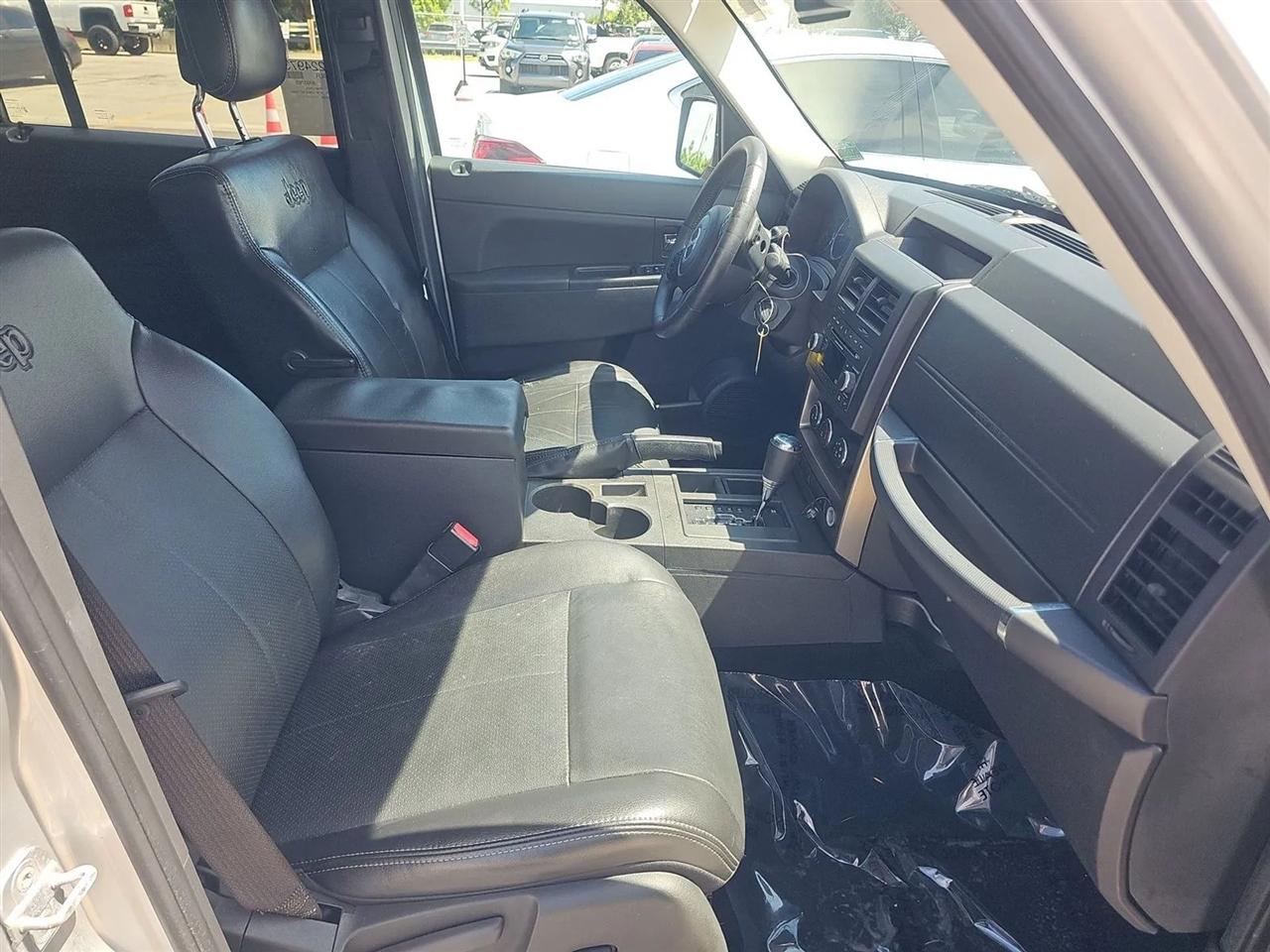 Jeep Liberty  2012