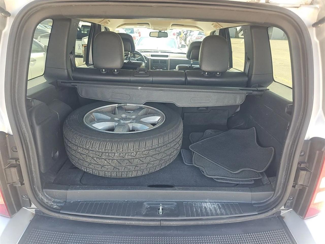 Jeep Liberty  2012