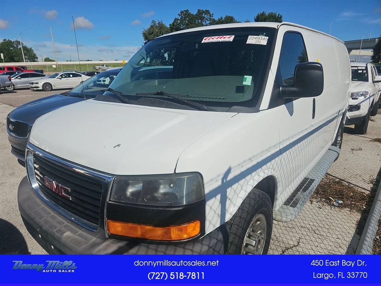 GMC Savana Cargo Van  2015