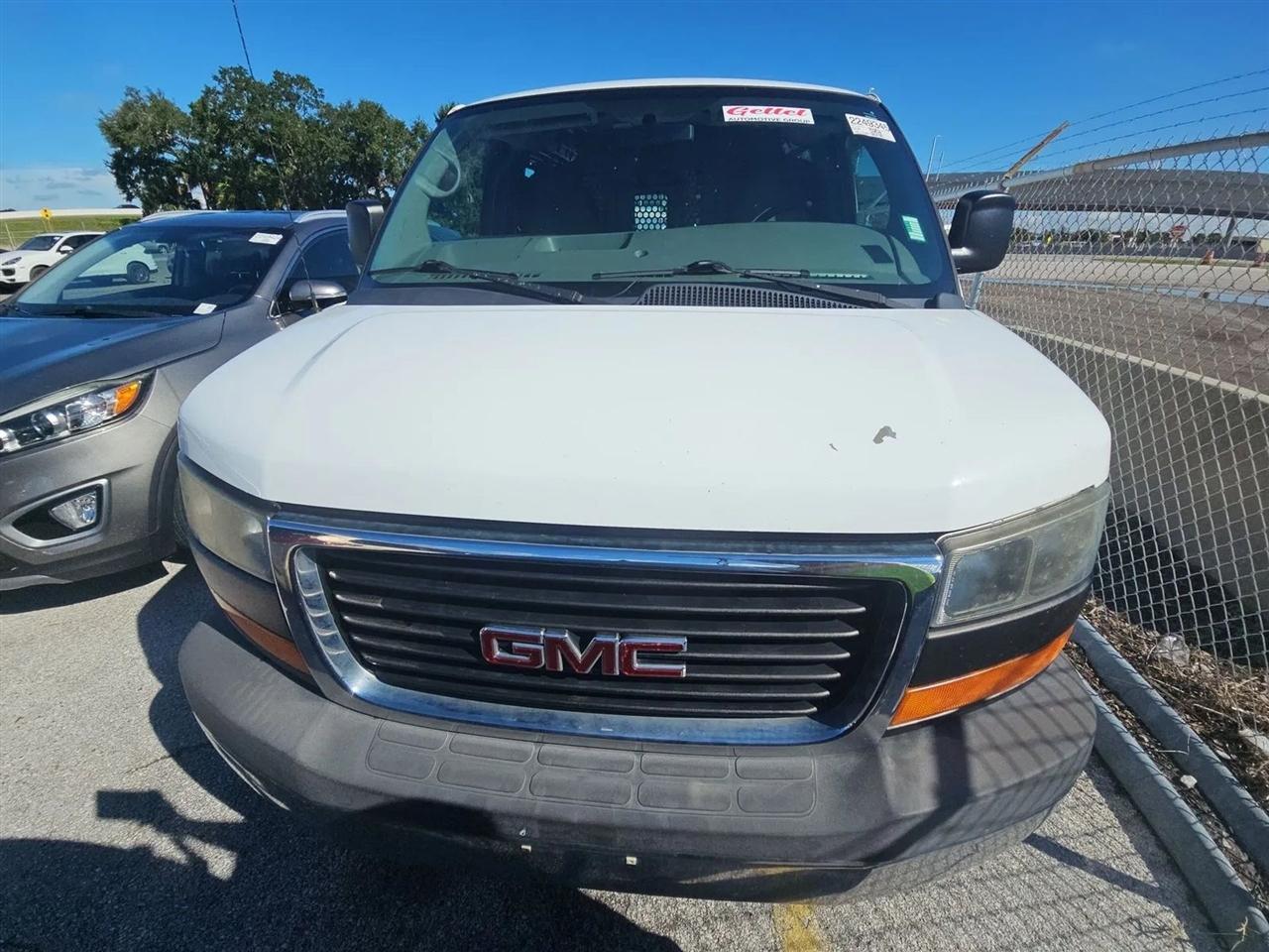 GMC Savana Cargo Van  2015
